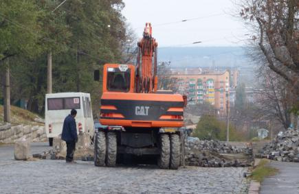 На підприємство, котрому виділили майже 90 млн на утримання вулиць Полтави, подали до суду