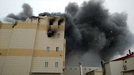 Катастрофічні порушення: пожежа в російському ТЦ забрала десятки життів