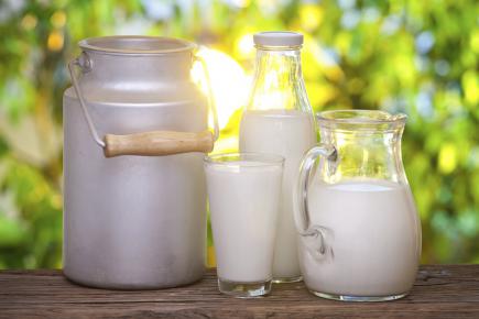 Чи повинен роботодавець надавати молоко за роботу у важких і шкідливих умовах праці?