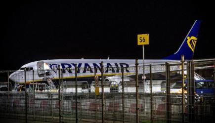 Літак Ryanair евакуювали через “інструкцію” з виготовлення бомби