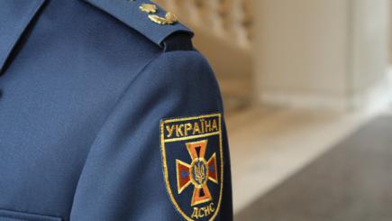 Рятувальники покращують навички ліквідації різного роду небезпек: в Україні проходять навчання та тренування підрозділів ДСНС