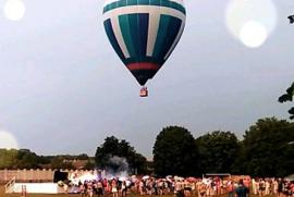 У Кіровоградській області на висоті 8 метрів застрягла повітряна куля з пасажирами