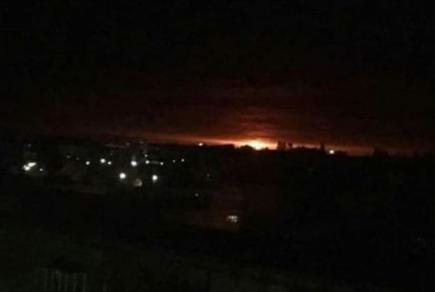 На складі боєприпасів на Чернігівщині пожежа і вибухи: тисячі місцевих жителів евакуюють