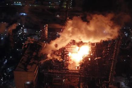 Пожежа на заводі в Калуші. Рятувальники озвучили причини, а медики – про безпеку ситуації