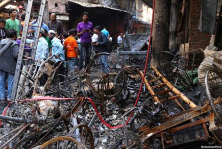 Масштабна пожежа у столиці Бангладеш: причини та наслідки