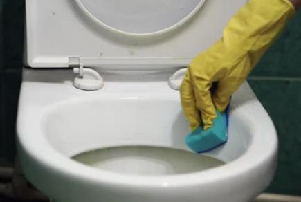 Про доплати працівникам, які використовують у роботі дезінфікуючі засоби, а також, зайнятим прибиранням туалетів