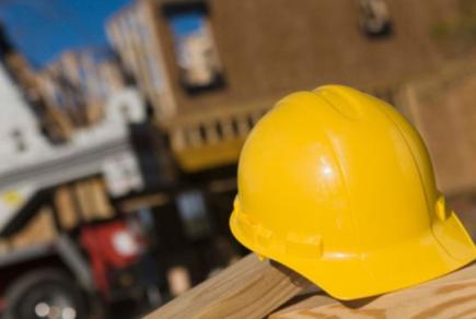 Загибель робітника на будівництві в Києві: двом посадовцям повідомлено про підозру