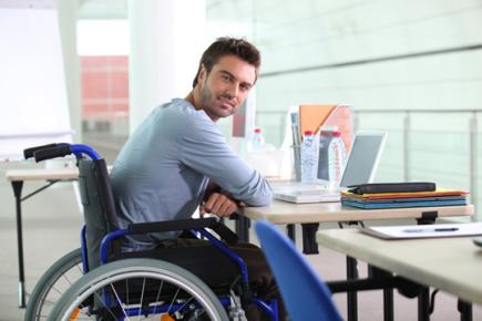 Чи проводиться атестація робочих місць осіб з інвалідністю?
