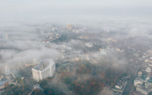 У Києві знову фіксують забруднене повітря: містян попереджають про небезпеку