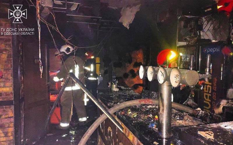 Одеські рятувальники ліквідували пожежу в закладі харчування