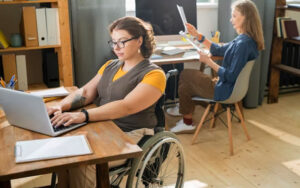 Особи з інвалідністю ІІІ групи з дитинства мають право на податкову соціальну пільгу