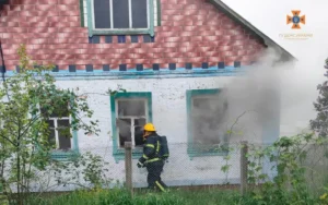 Вогнеборці загасили пожежу в будинку у Гадячі