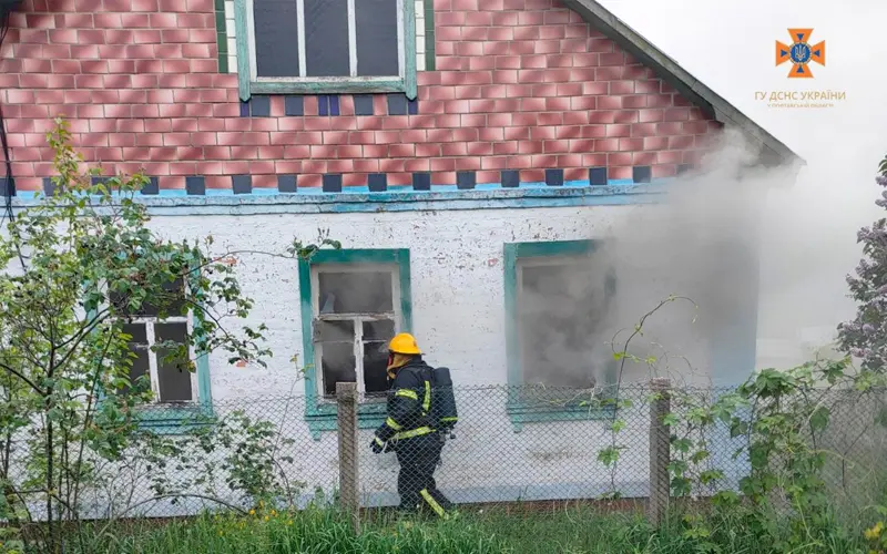 Вогнеборці загасили пожежу в будинку у Гадячі