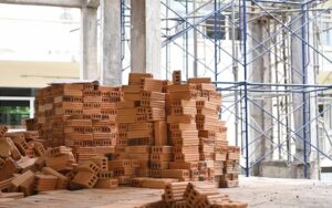 Безпека на будівельних майданчиках: складування будівельних матеріалів і конструкцій
