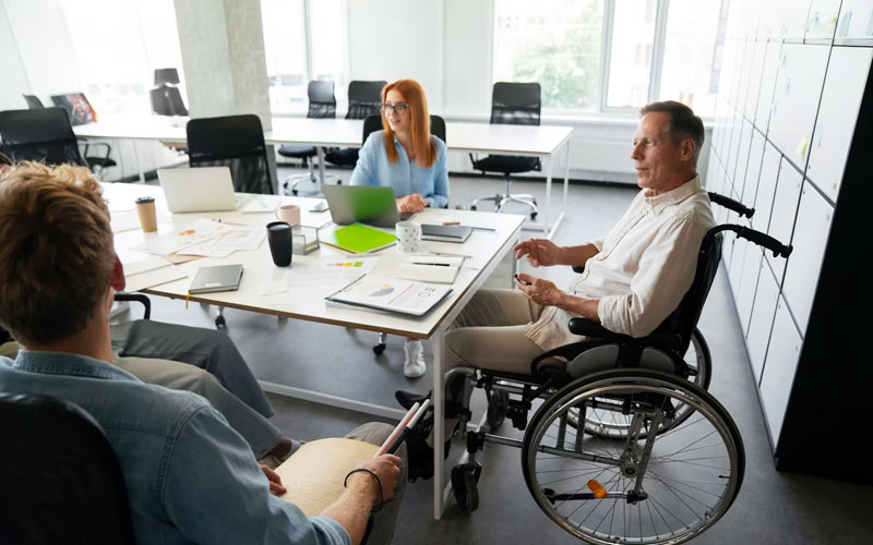 Який норматив робочих місць для працевлаштування осіб з інвалідністю?