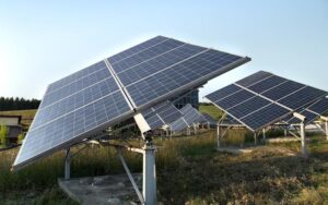 Україна отримала від Німеччини сонячні панелі й трансформатори для підтримки енергосектора