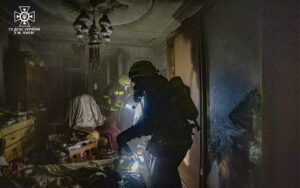 Пожежа в багатоповерхівці Києва: є постраждалі