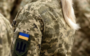 З 1 жовтня медикині стануть військовозобов’язаними: які обмеження на них чекають