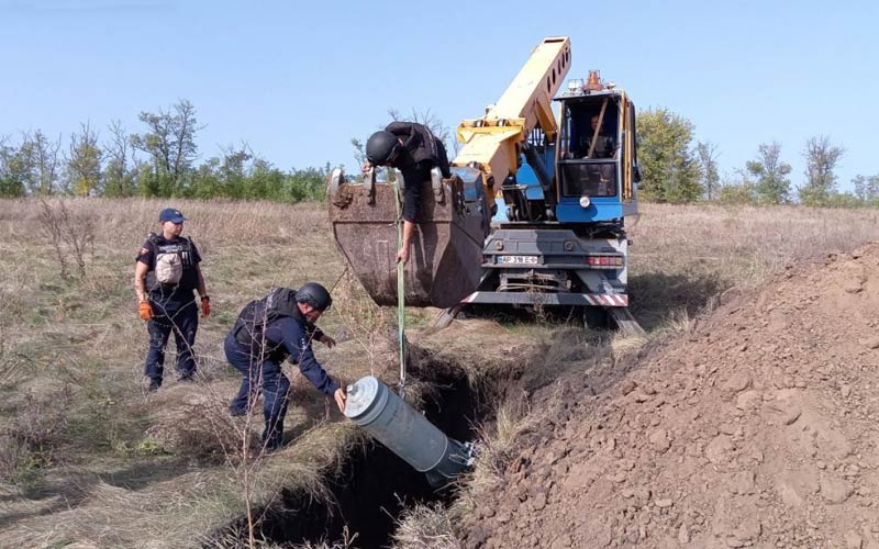 На Запоріжжі у полі виявили нездетоновану керовану авіабомбу