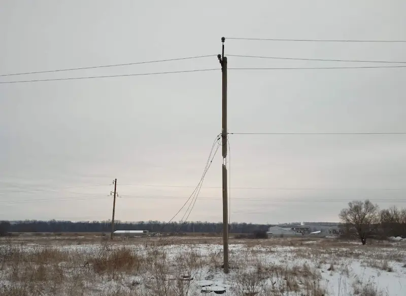 На Харківщині росіяни двічі обстріляли бригаду енергетиків - Фото 1