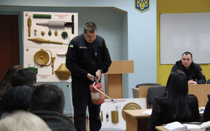 Колектив Держпраці у Сумській області пройшов навчання щодо правил пожежної та мінної безпеки