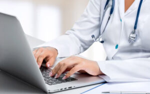 Пацієнт може отримати інформацію про свої дані в електронній системі у лікаря або в НСЗУ