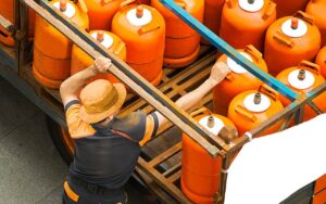 Навантаження та розвантаження балонів зі стисненими газами за допомогою контейнерів