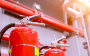 Пожежна безпека на будівельному майданчику: як уникнути загорянь і виробничих травм та збитків, яких вони завдають
