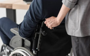 Про рівні умови праці для осіб з інвалідністю: обов’язки та відповідальність роботодавців