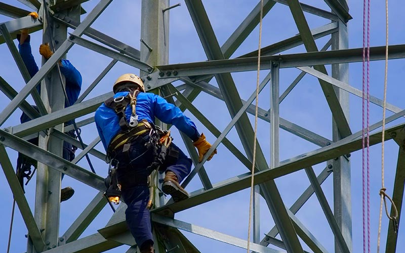 Про профілактику нещасних випадків під час виконання робіт на висоті